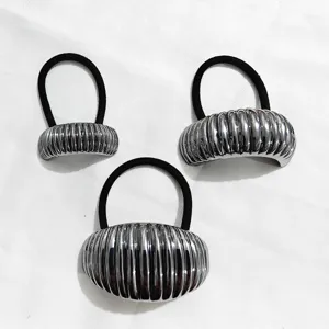 Set di elastici per capelli metallici argentati, fermacapelli geometrici minimalisti.