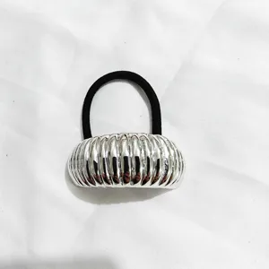 Elegante coda di cavallo semicerchio elastico capelli metallo argento minimalista