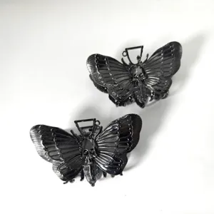Gotische metalen schedel vlinder haarhaak, donkere stijl haaraccessoire voor vrouwen en meisjes.