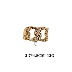 Pince a cheveux metallique texturee dopee boucle de queue de cheval accessoire tendance