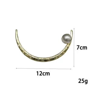 Exquisite alloy crescent hair pin with pearl detail, elegant vintage hair styling accessory.