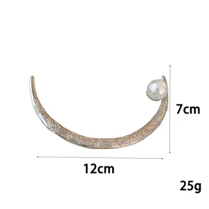 Alloy crescent moon hair stick with pearl and vintage cloud pattern, detail view 12x7cm