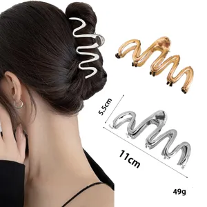 Large liquid metal hair claw clip details, 11cm irregular metallic design for thick hair.