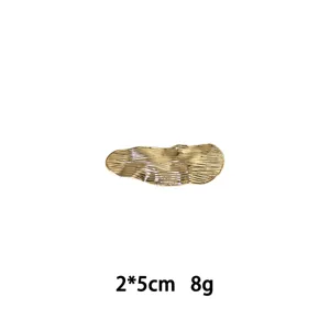 Goldene Wellen Haarklammer Legierung Seitenclip minimalistisches Haaraccessoire 2x5cm 8g