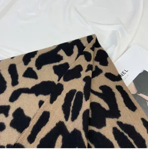 Winter imitation cashmere scarf for women, double-sided leopard print, soft warm winter shawl.
