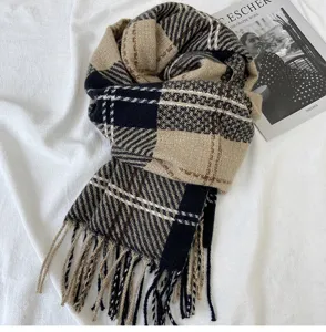 Écharpe à franges à carreaux d'hiver, chauffe-cou chaud et épais pour femme, style tendance.