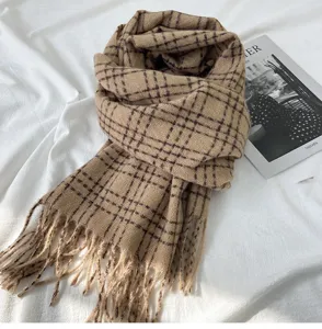 Écharpe à carreaux d'hiver chic pour femmes, design à franges chaudes, style coréen.