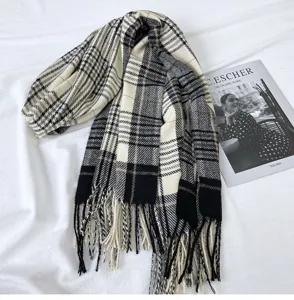 Sciarpa a quadri classica in bianco e nero da donna, morbida e calda sciarpa invernale.