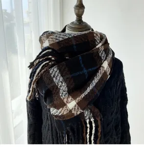 Women winter thick warm plaid scarf, cozy knit tassel fashion neck wrap shawl detail.
