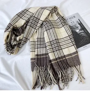 Sciarpa a quadri morbida e calda per autunno inverno, frange eleganti, classico stile casual.