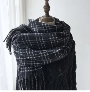Echarpe d'hiver classique a carreaux noirs et blancs pour femmes et hommes, chaude.