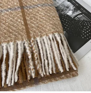 Thickened plaid fringe cashmere-feel winter scarf with soft texture and warm design.