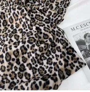 Classic leopard print cashmere-feel scarf winter warm shawl fashion versatile accessory.