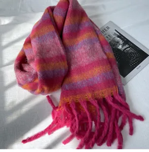 Écharpe à franges en mohair rose confortable pour femmes, châle effet cachemire chaud d'hiver.