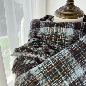 Thickened plaid scarf for women, retro cashmere-feel winter shawl, cozy warm neckerchief.