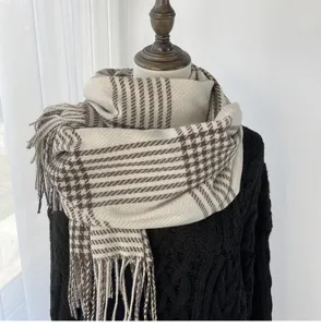 Klassischer Hahnentritt Winterschal für Damen, dicker langer weicher Strickschal.