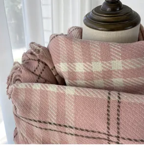 Soft pink plaid cashmere-feel scarf for women, elegant winter cozy shawl and warm neck wrap.