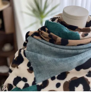 Colorblock leopard print imitation cashmere scarf detail, soft warm winter shawl.