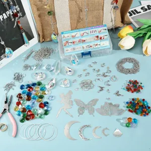 Kit fai da te acchiappasole con prismi di cristallo ciondoli in metallo farfalle e catene