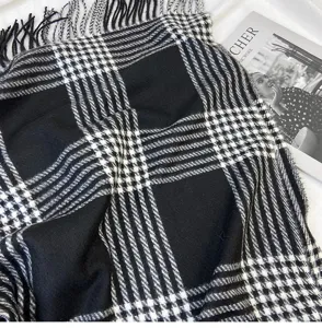 Schwarzer und weißer Hahnentritt Schal für Damen, warmer Winter Quasten Schal, kuschelig.
