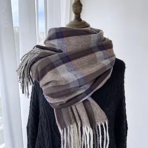 Echarpe d'hiver classique a carreaux avec franges douce chaude elegante mode pour femmes