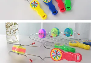 Juguete yoyo magnético parpadeante con ruedas luminosas coloridas y riel de guía de metal.