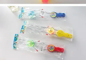 Set de juguete yo-yo de pista brillante con rueda giroscópica luminosa y mango metálico.