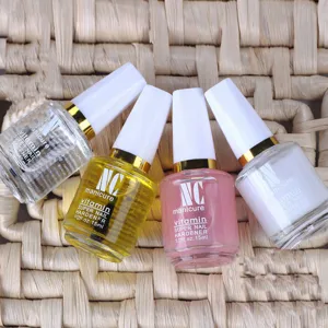 4-teiliges Nagelpflege Set mit Vitamin Formel und Nagelhärter in 15ml Flaschen für Maniküre.