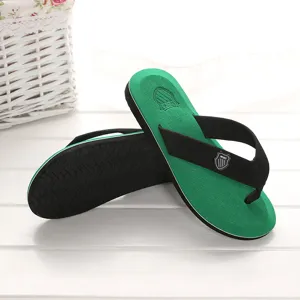 Grüne und schwarze Herren Zehentrenner Sommer Badeschuhe rutschfeste Freizeitsandalen