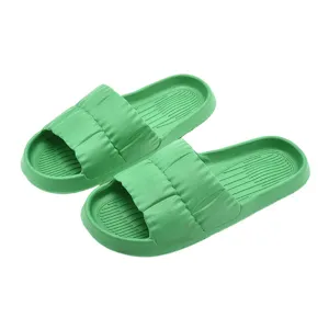 Pantoufles nuage EVA vertes pour femmes, sandales de maison légères au style coréen.