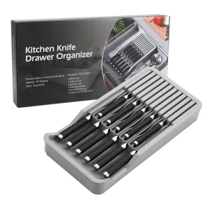 Organizador de cajón para cuchillos de cocina y cubiertos, bandeja de plástico gris.