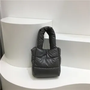 Sac cabas matelassé gris foncé, sac porté épaule rembourré en coton doux pour l'automne hiver.