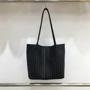Black woven leather tote bag detail showcase, stylish large capacity shoulder bag close-up