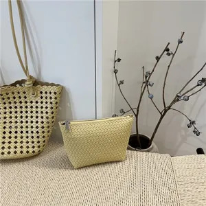 Summer fashion woven soft leather cosmetic bag, chic intrecciato style zipper pouch.