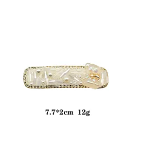 Crystal pearl hair clip for women, sweet cute bear side clip cute hairpin for daily wear.