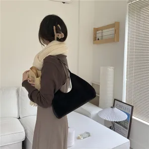 Korean style trendy plush underarm bag for women, soft furry crescent handbag autumn and winter.