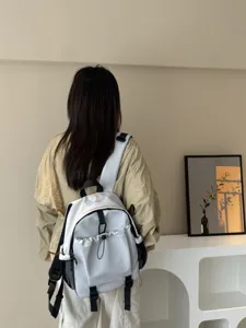 Sac à dos étanche léger à grande capacité pour les voyages et les trajets quotidiens.