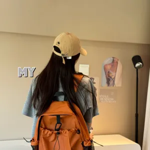 Sac à dos étanche de grande capacité décontracté, multi-poches pour le voyage.