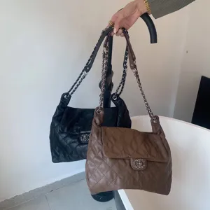 Bolso Bandolera Acolchado con Cadena Retro Minimalista Mujer Cuero PU Bolso de Hombro Diseño Solapa Clásico Cierre de Candado