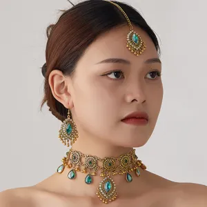 Ensemble de collier ras du cou doré ethnique indien boucles d'oreilles cristaux verts