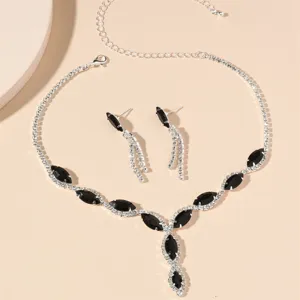 Exquis ensemble de collier et boucles d'oreilles en strass marquise noir, mariage.