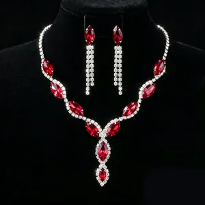 Ensemble Collier Boucles Oreilles Strass Cristal Marquise Rouge Mariage Détail