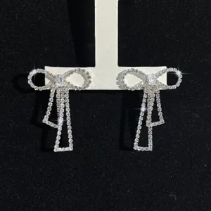 Europäische volle Strass Schleife Quaste Ohrringe, Luxus Design glänzender Modeschmuck.