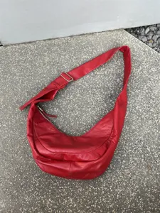 Sac hobo en cuir souple rouge vintage décontracté bandoulière sac dumpling femmes
