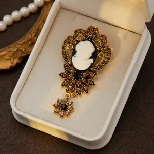 Vintage Alloy Cameo Portrait Rhinestone Brooch Pin Elegant Crystal Flower Pendant Brooches Jewelry For Women