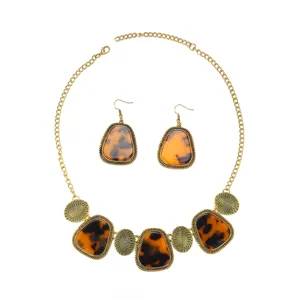 Vintage retro tortoiseshell necklace and earrings set ethnic bohemian jewelry fashion.