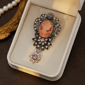 Vintage rhinestone cameo brooch elegant retro crystal floral lapel pin women jewelry gift