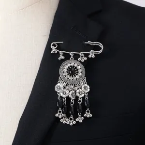 Elegante spilla vintage color argento con strass e nappe stile etnico per donne moderne