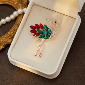 Crystal Flamingo Brooch Rhinestone Fashion Jewelry Elegant Lapel Pin Gift for Women Detail