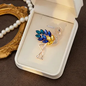 Elegant rhinestone flamingo brooch crystal alloy pin fashion jewelry accessory for women apparel gift